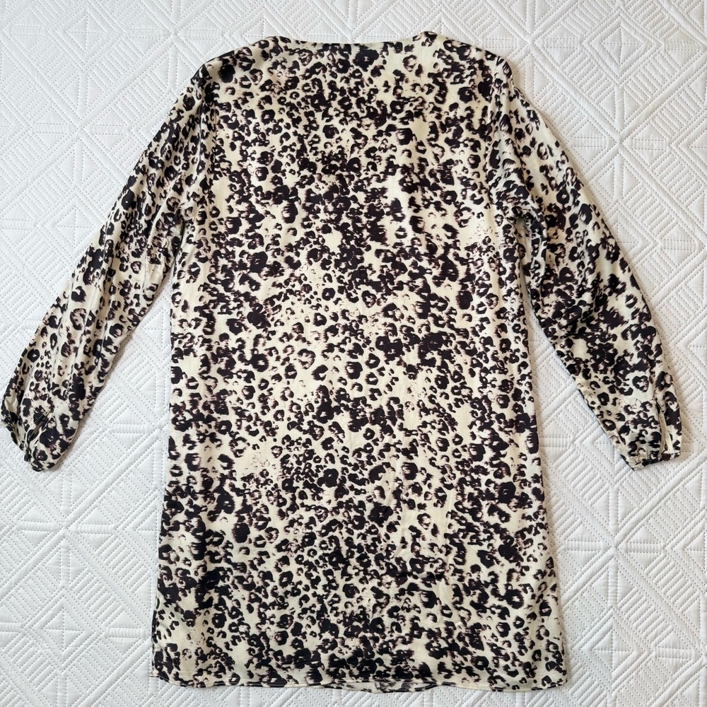 Three Eighty Two Leopard Print V-Neck Long Sleeve… - image 6